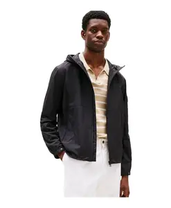 Черная куртка с капюшоном и нашивкой. Tommy Hilfiger, черный