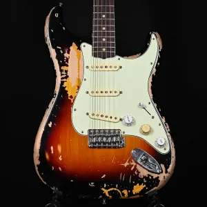 Fender Mike McCready Road Worn Stratocaster - 3-цветный солнечный всплеск (MM03679)