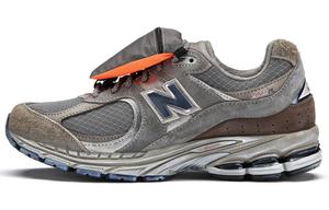 Чехол New Balance 2002R Серо-коричневый
