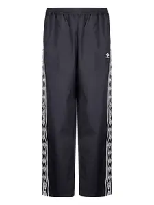 Брюки с эластичным поясом Umbro, черный