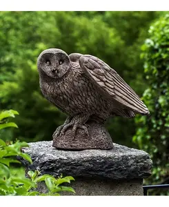 Статуя в саду Барни Campania International, rust