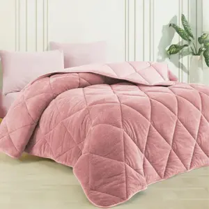 Одеяло Wellsoft Pink Duvet 200x200 см - двустороннее всесезонное одеяло, двухстороннее одеяло с наполнителем 300 г/м², мягкое и простое в уходе Formeya