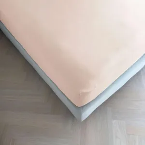 Простыня на резинке Kayori Emma, античная роза, 180x200 см, 100% хлопок-сатин, для матрасов высотой до 35 см Three Lilies B.V.