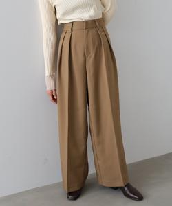 Широкие брюки с двумя складками