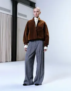 Темно-серые брюки строгого кроя с низкой посадкой и двойными складками Topshop