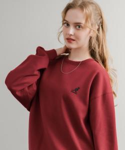 Специальная толстовка с вышитым логотипом, созданная в рамках сотрудничества.