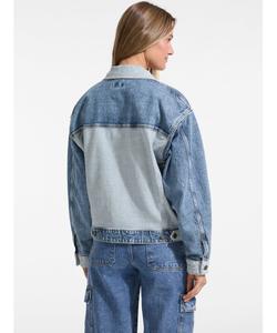 Джинсовая куртка GUESS (женская) свободного кроя, куртка-тракер Guess Jeans, цвет Indigo Blue (Gjps)