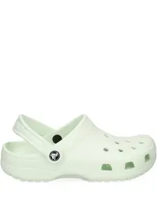 Босоножки-клоги с ремешком на пятке Crocs, зеленый
