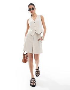 Льняные шорты Vero Moda, приталенные в тон, каменного цвета