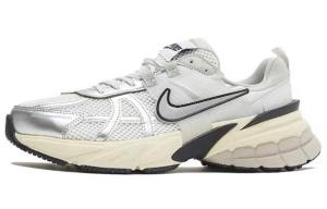 Кроссовки Nike V2K Run для женщин