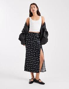 Юбка миди Vero Moda из атласа с разрезом на бедрах в черный горошек