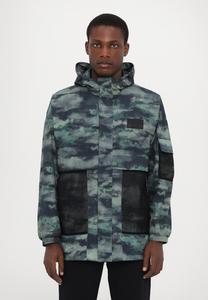 Куртка демисезонная EA7 Emporio Armani, зеленый