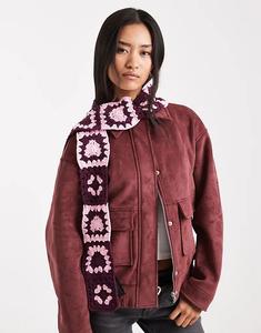 Узкий шарф крючком от Miss Selfridge в бордово-розовых тонах