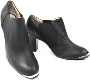 Женские черные кожаные ботильоны Baldinini, массивный каблук, металлическая отделка носка, стиль Челси