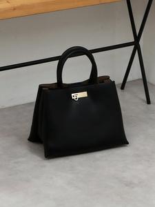 Cachecache / Трехслойная сумка-тоут, которую можно использовать двумя способами