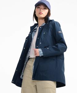 Ветрозащитная, водонепроницаемая, дышащая двухслойная куртка с капюшоном из мембраны GORE-TEX и съемным капюшоном.