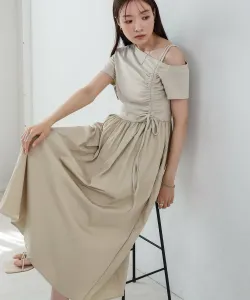 Асимметричное платье со сборками