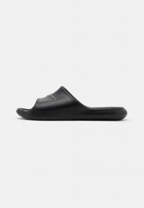 Пляжные тапочки VICTORI ONE SHOWER SLIDE Nike, черный/белый