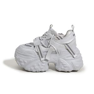 Амортизирующие, износостойкие, нескользящие, низкие, массивные кроссовки для женщин Milan love song, Gray