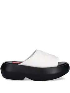 Босоножки на платформе с тиснением Love Moschino, белый