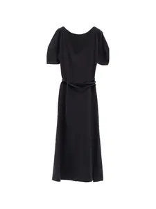 Платье миди с открытыми плечами и поясом Lemaire, черный