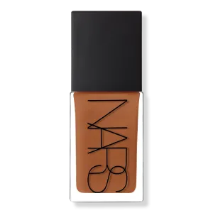 Усовершенствованная тональная основа для ухода за кожей, отражающая свет. NARS, La serena (D2.5 - deep with cool undertone)