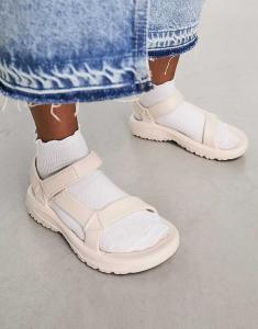 Бежевые сандалии Teva Hurricane Drift