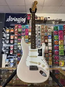 Fender Player II Stratocaster - Белый Блонд