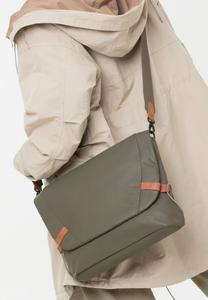 Сумка кросс-боди Aunts & Uncles MATSUMOTO , Fallen Rock/Olive