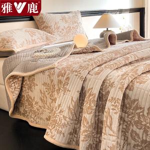 Yalu Комплект постельного белья из 3 предметов (покрывало 220х250 см, 2 наволочки), молочный бархат, цвет Fanhua Coffee