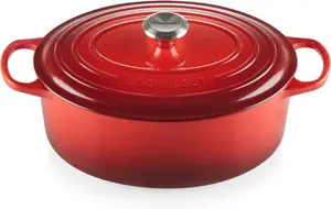 Кастрюля литая Le Creuset с эмалированным покрытием, 6400 мл, красный