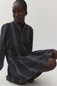 Платье с воланным воротником H&M, черный