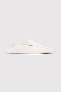 Женские белые лоферы St. Agni