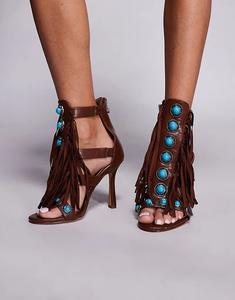 Босоножки Azalea Wang Sumac с кисточками коричневого цвета
