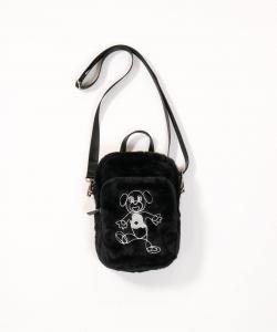 Клатч из искусственного меха с вышивкой