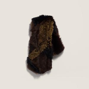 Палантин из лоскутного овчины MIU MIU, коричневый