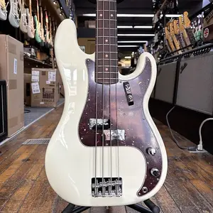 Бас-гитара Fender American Vintage II 1960 Precision Bass цвета Olympic White с жестким кейсом