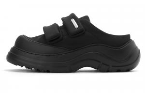 Закрытые тапочки 6,8 см женские CHARLES&KEITH, черный textuкрасный черный textuкрасный