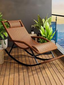 Fantasy Кресло-качалка из ротанга для отдыха и сна, модель carbon steel frame, цвет champagne