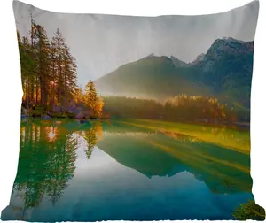 Подушка для улицы - Озеро - Лес - Горы - Природа - Солнце - Пейзаж - 45x45 см - Устойчива к погодным условиям - Подушка для отдыха - Фотоподушка - Декоративная подушка MuchoWow