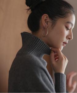 Вязаный свитер с высоким воротником из смеси шерсти и кашемира Suite L, цвет Charcoal Gray [004]