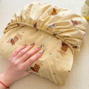 Disney Простыня на резинке 120х200 см, дизайн Cheese Puppy, хлопок