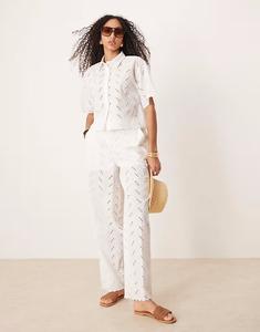 Свободные брюки ASOS DESIGN белого цвета с геометрическим узором бродери