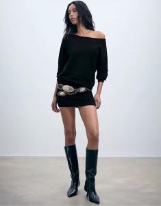 Короткое трикотажное платье Stradivarius с вырезом лодочкой черного цвета