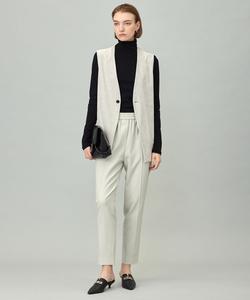 Жилет из эластичной замши, пригодный для стирки.