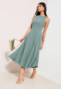 Платье повседневное, прямого кроя, с детальной отделкой швов и фурнитурой. Friends Like These, Green