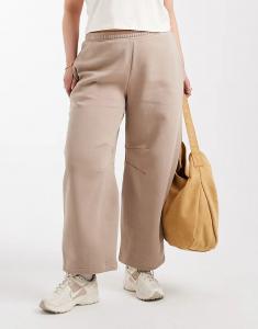 Спортивные брюки-бочонки ASOS DESIGN Curve с защипом сзади в цвете мокко-тауп