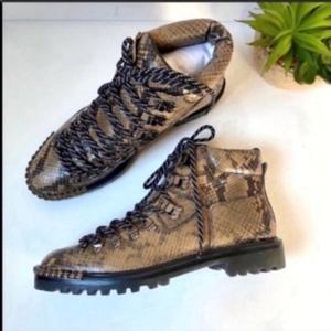 Коричнево-черные ботильоны на платформе SCHUTZ