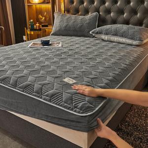 Disney Простыня на резинке 150х200 см, стеганая, цвет Dark Gray