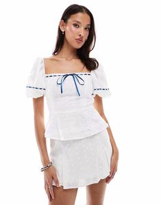 Мини-юбка Daisy Street с низкой посадкой и вышивкой, с продетой лентой, белого цвета